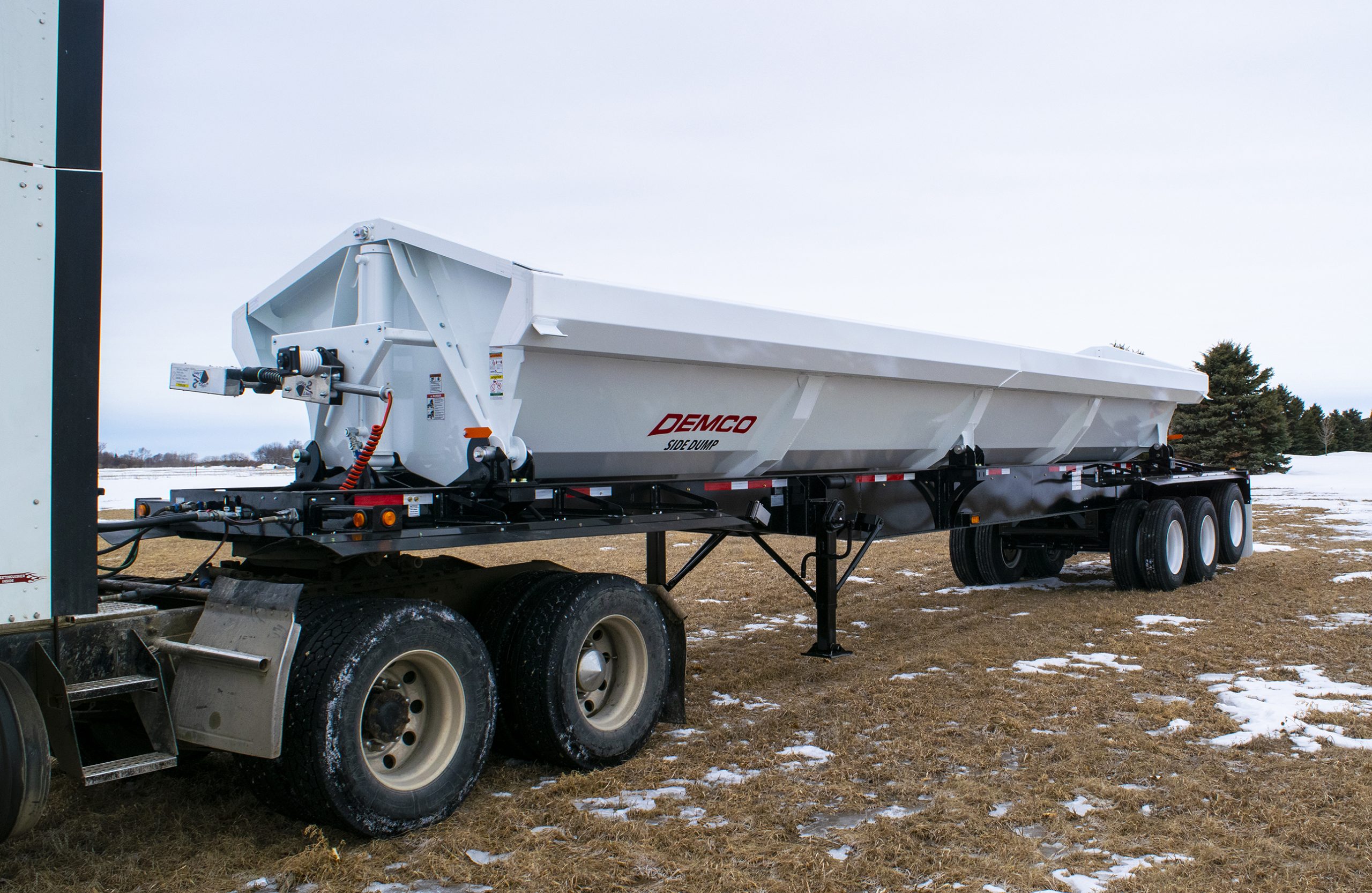 2024 Demco Side Northwest Truck Trailer Sales Fargo Trailer Fargo   068Du000002I6ya 2 Scaled 