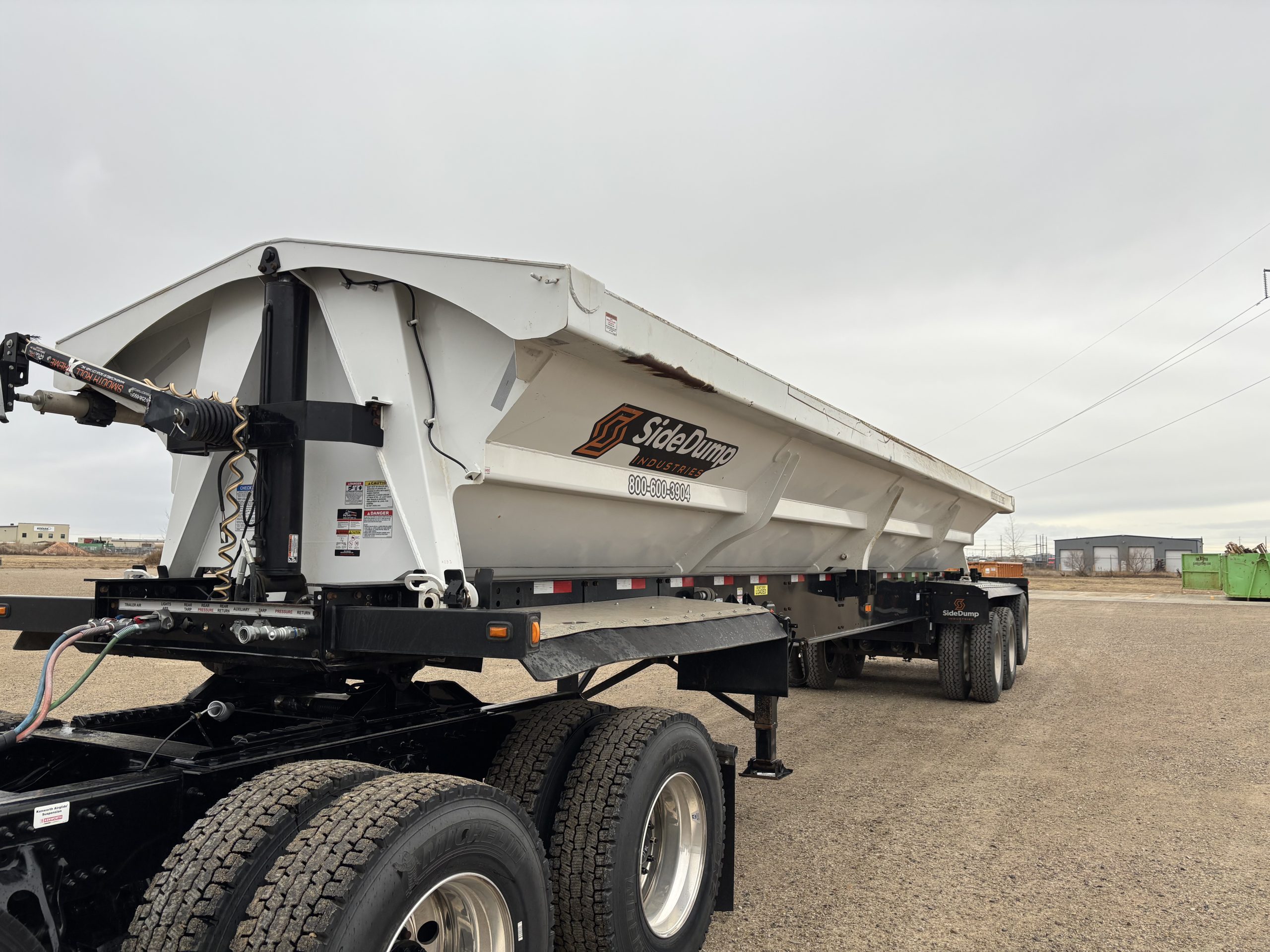 2024 SDI Side Dump SIDE DUMP INDUSTRIES TRIAXLE - image 1 of 3