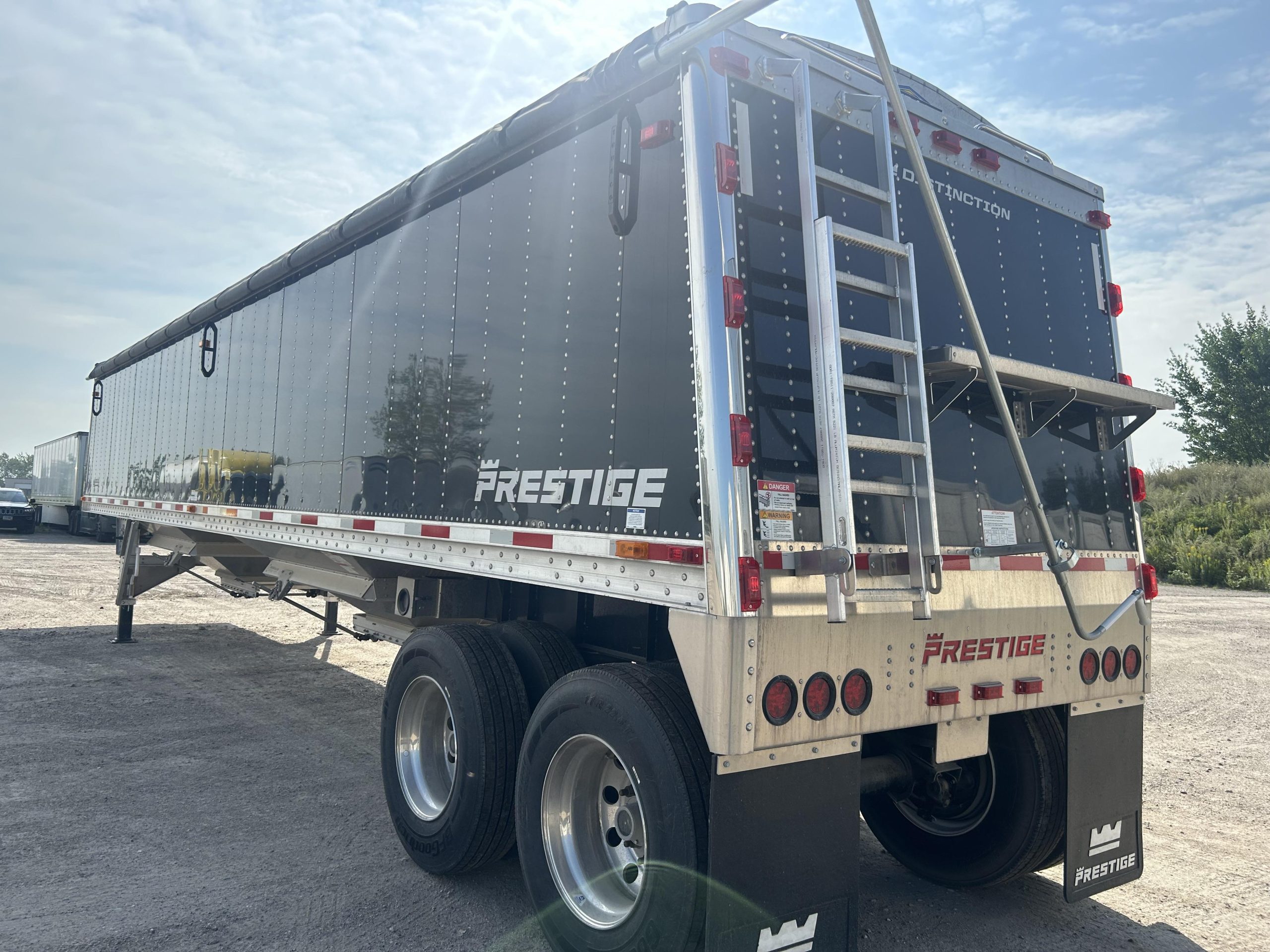 2025 Prestige Hopper 2025 Prestige Hopper - image 3 of 6