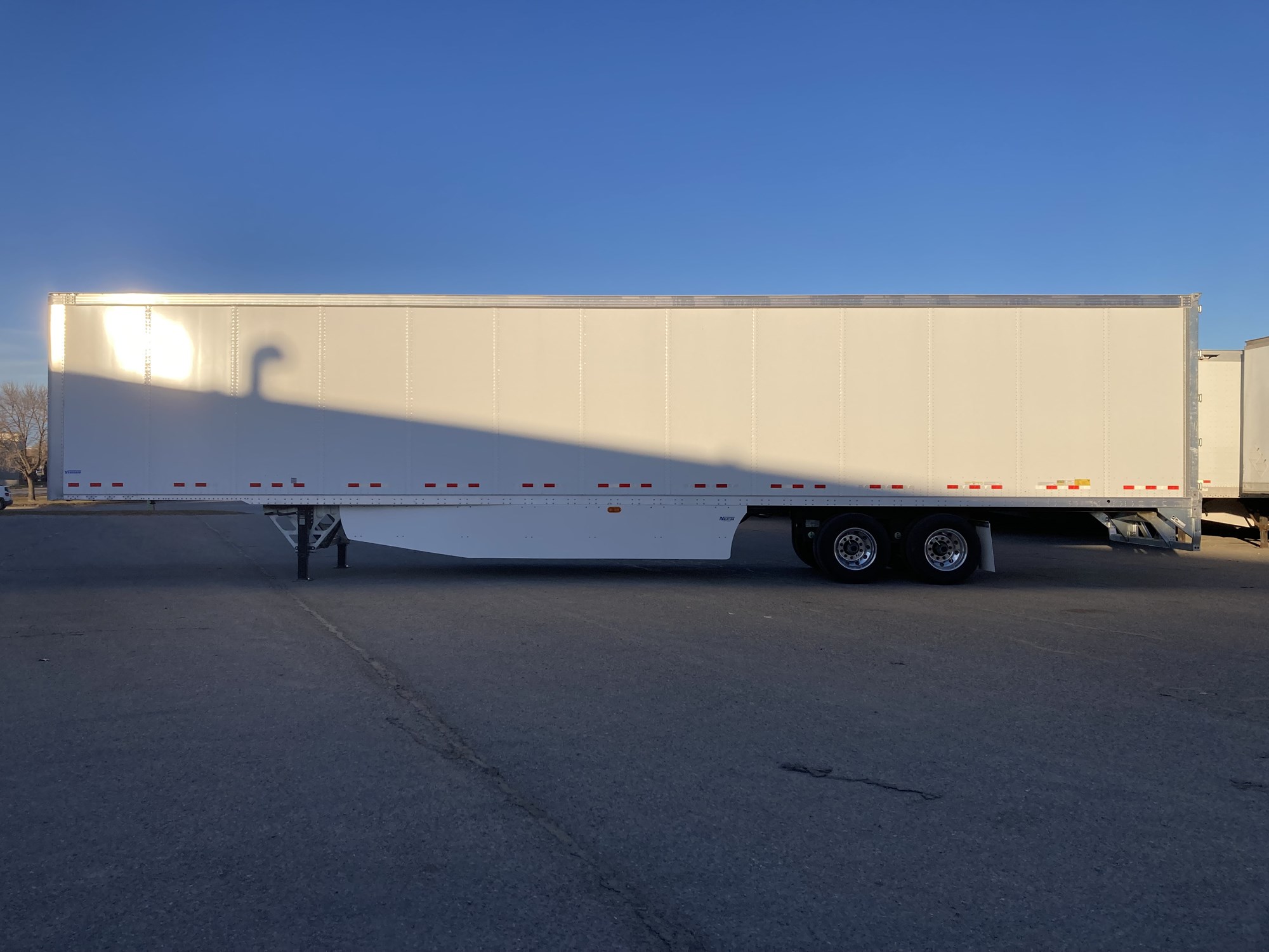 2027 Vanguard Dry Van - image 2 of 6