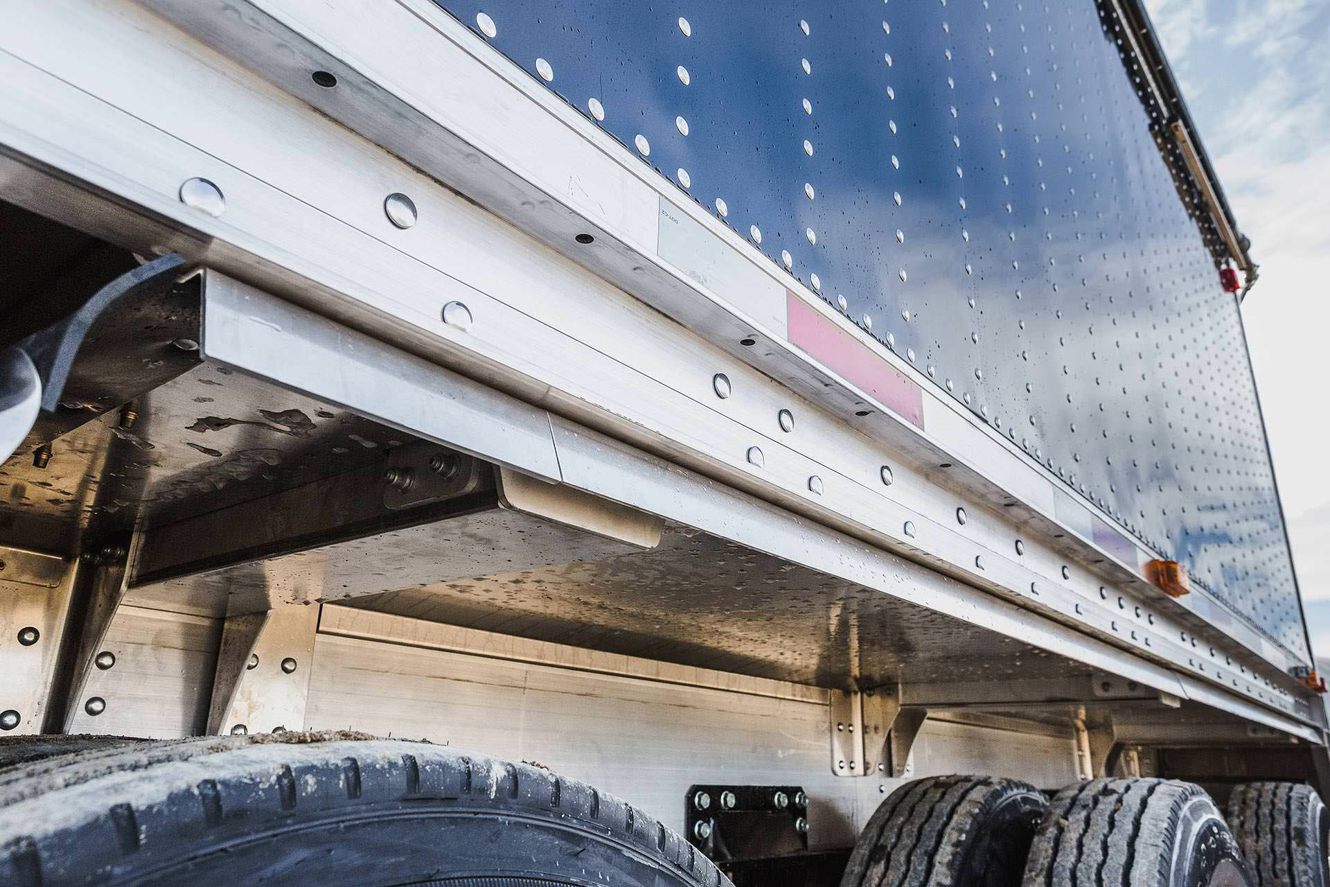 Prestige Tri-axle Prestige Tri-axle - image 4 of 6