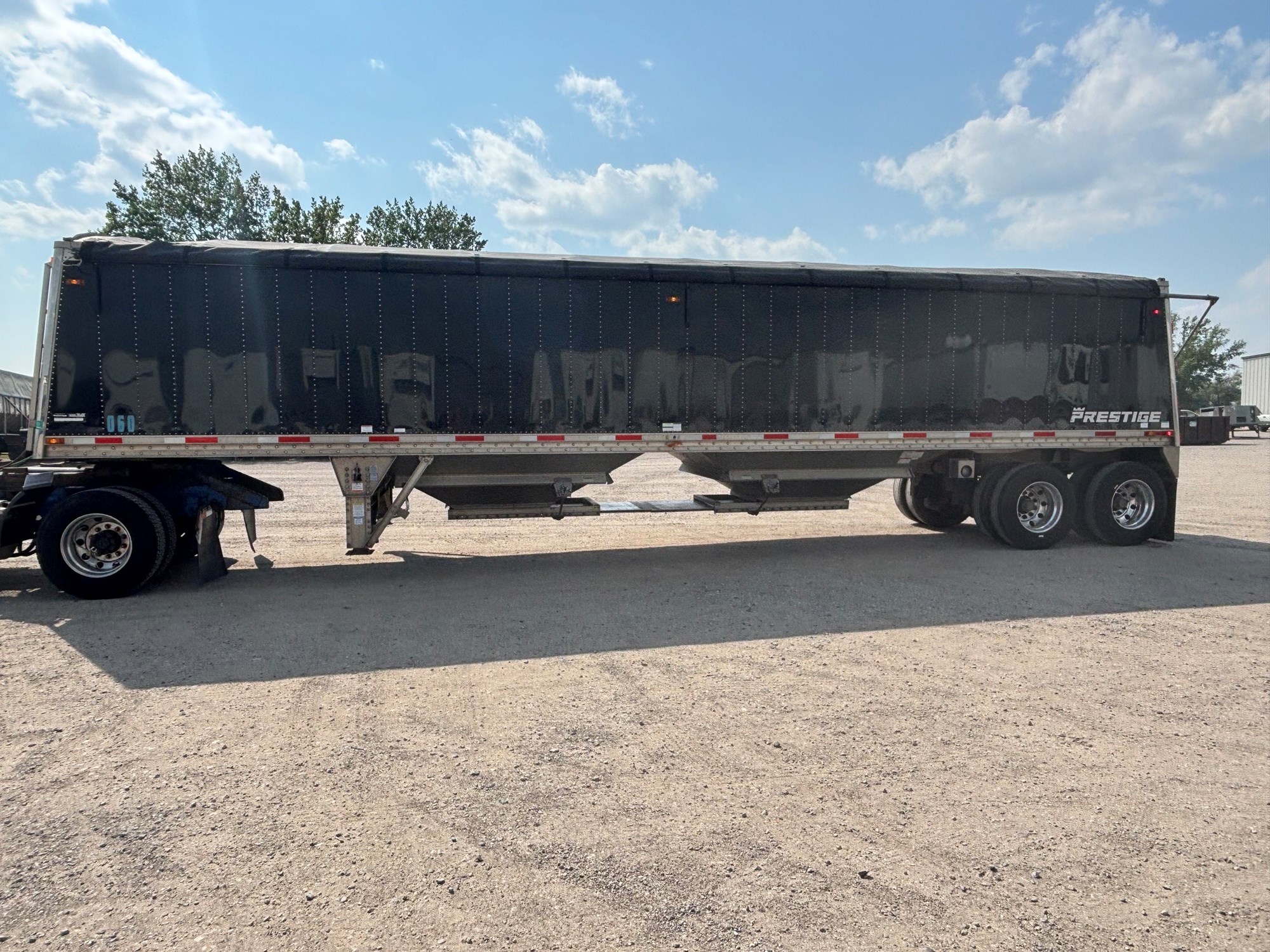 2024 Prestige Hopper 2024 Prestige Hopper - image 2 of 6