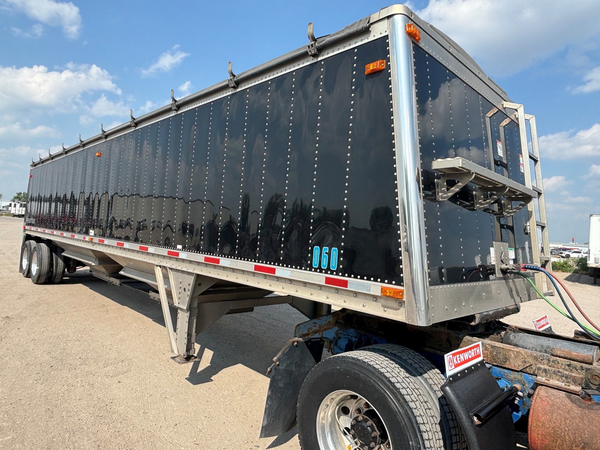 2024 Prestige Hopper URV206686-07 2024 Prestige Hopper URV206686-07