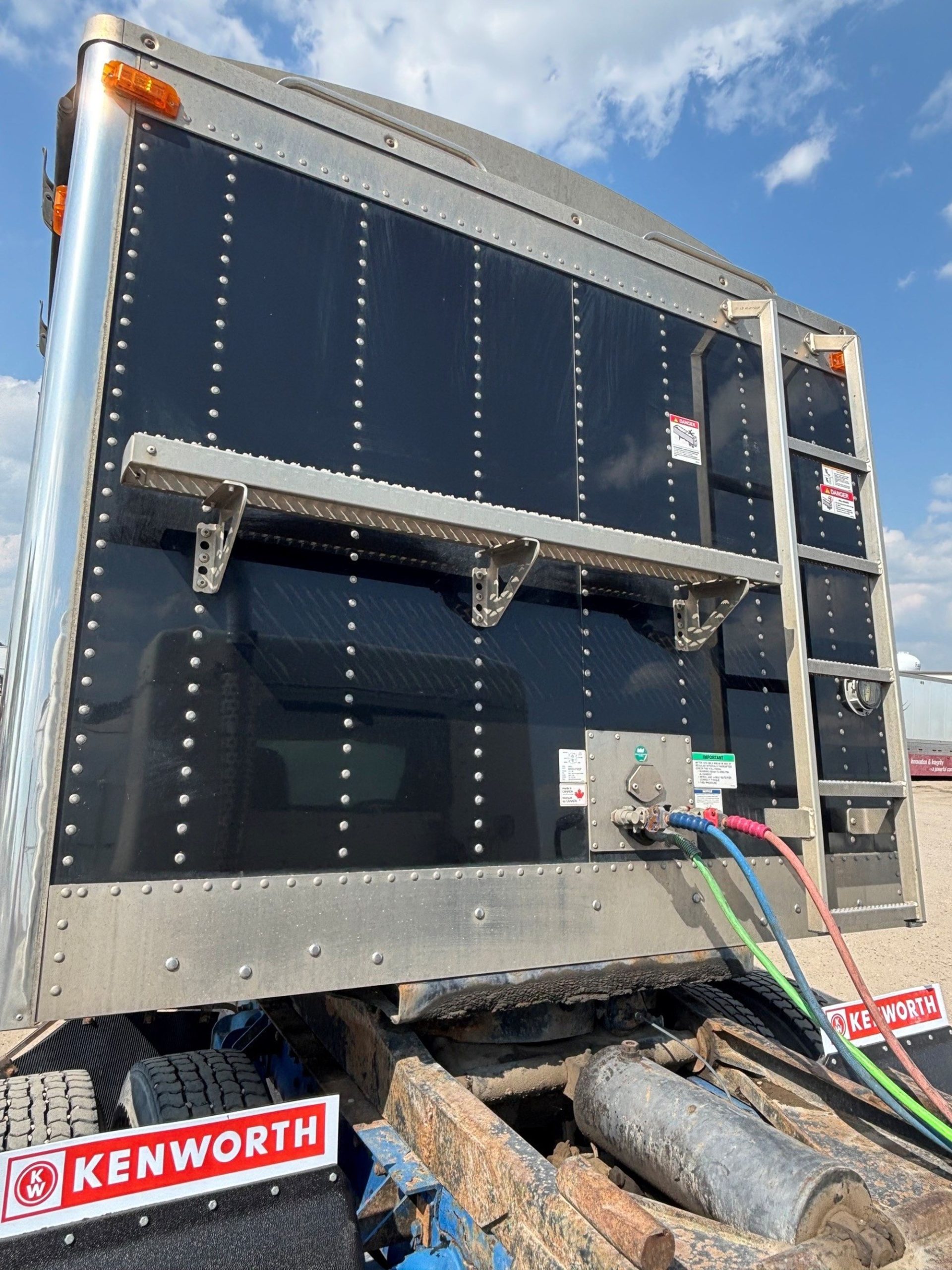 2024 Prestige Hopper URV206686-08 2024 Prestige Hopper URV206686-08