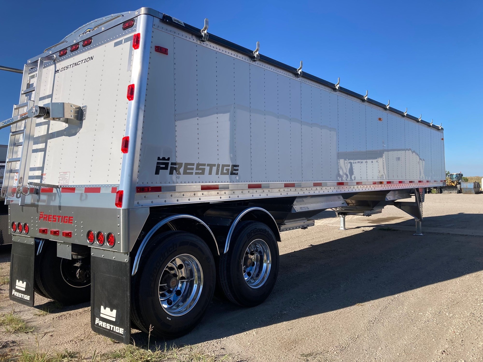 2027 Prestige Hopper 2027 Prestige Hopper - image 4 of 6