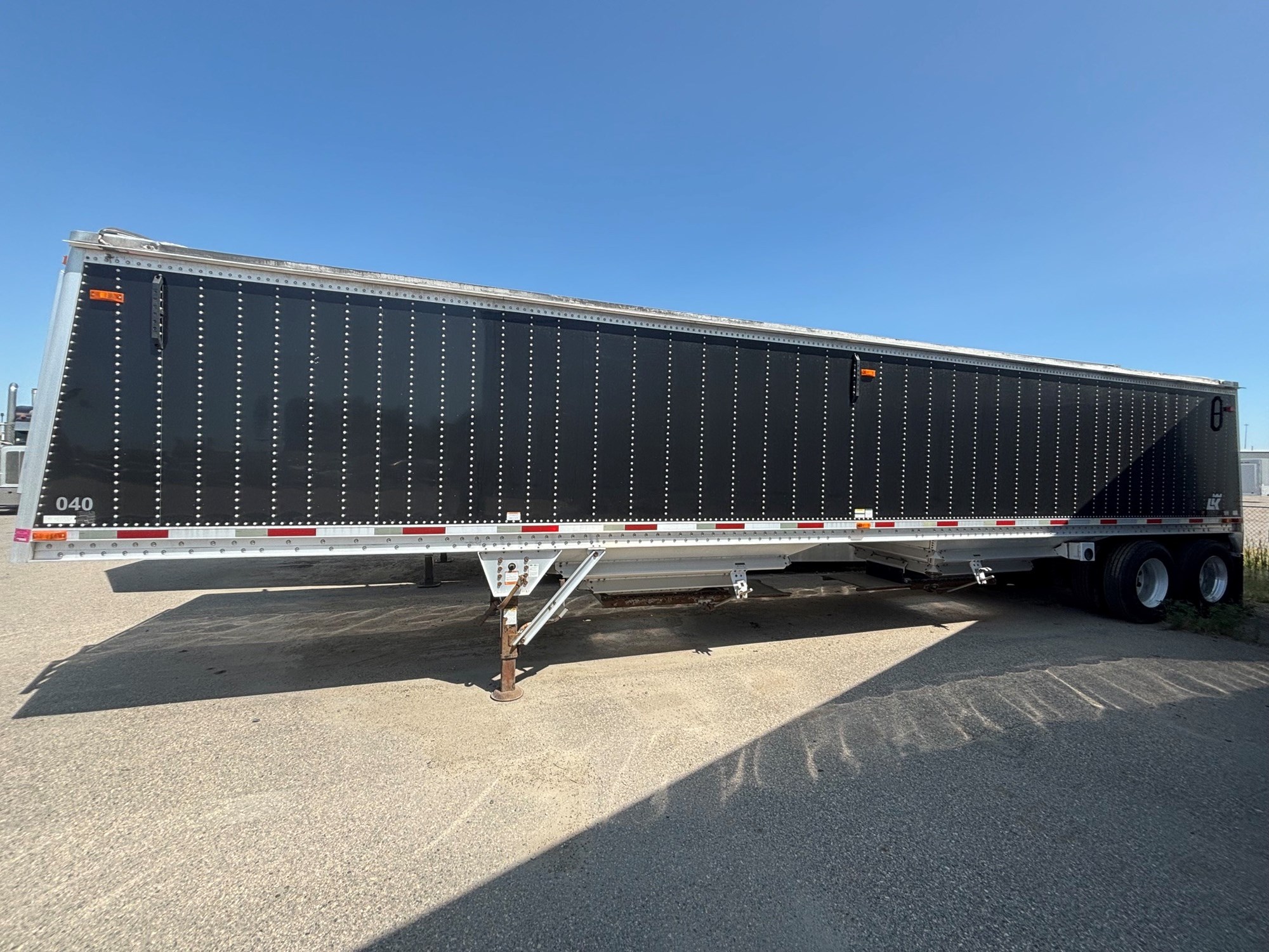 2018 LODE KING Hopper 2018 LODE KING Hopper - image 2 of 6