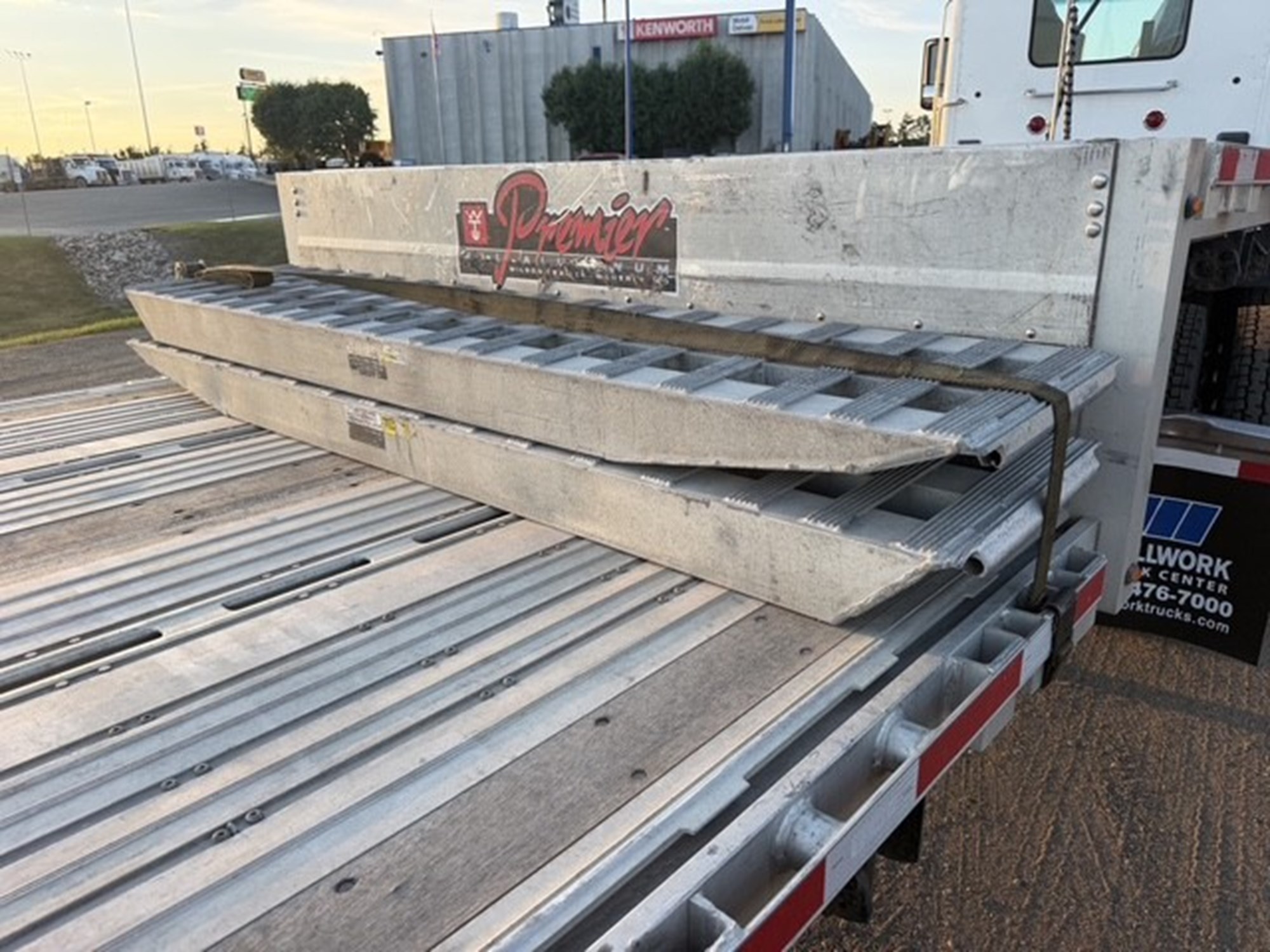 2024 WILSON Step Deck UR6634752-08 2024 WILSON Step Deck UR6634752-08