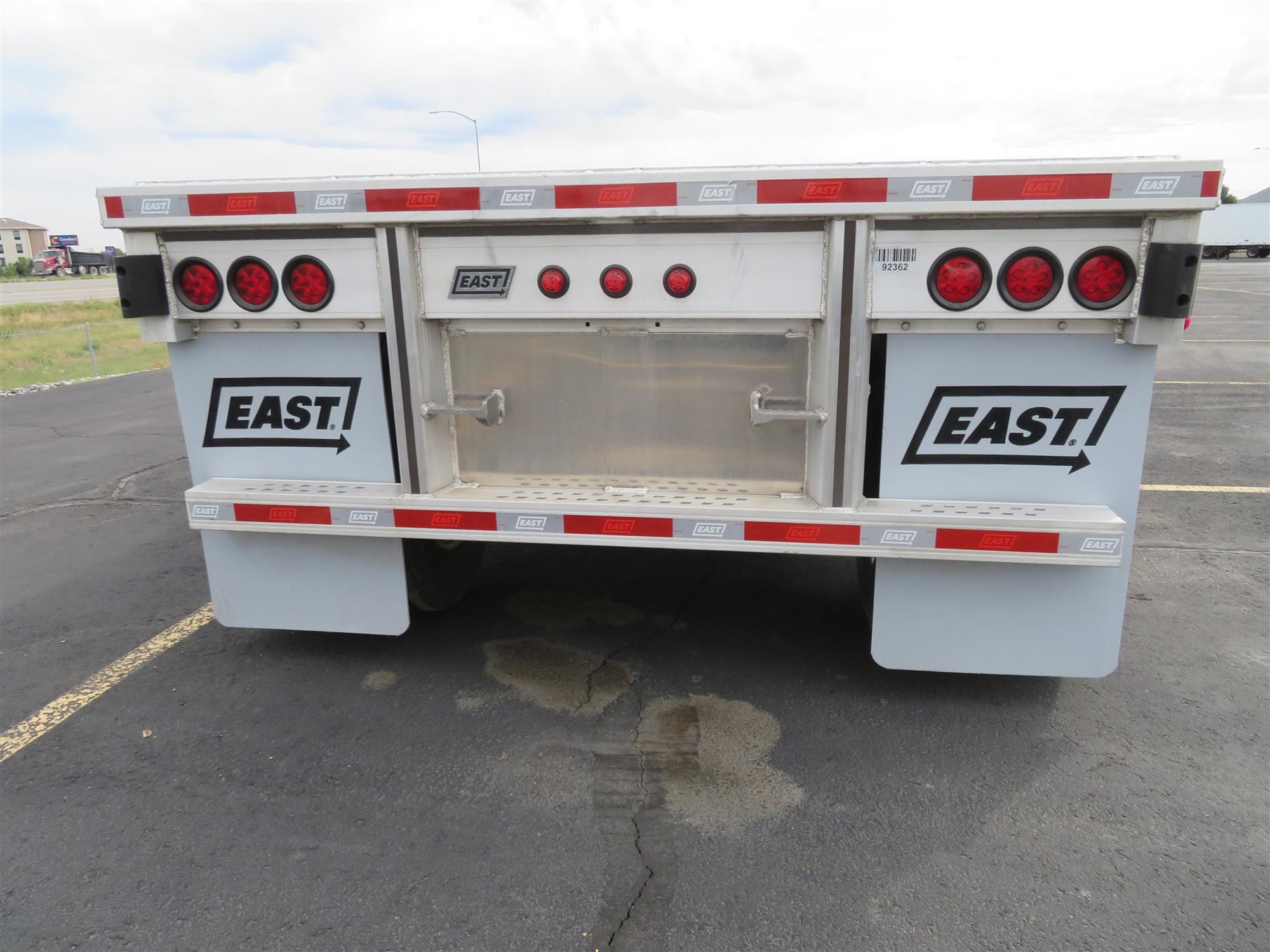 2027 EAST FLATBED 2027 EAST FLATBED - image 3 of 6