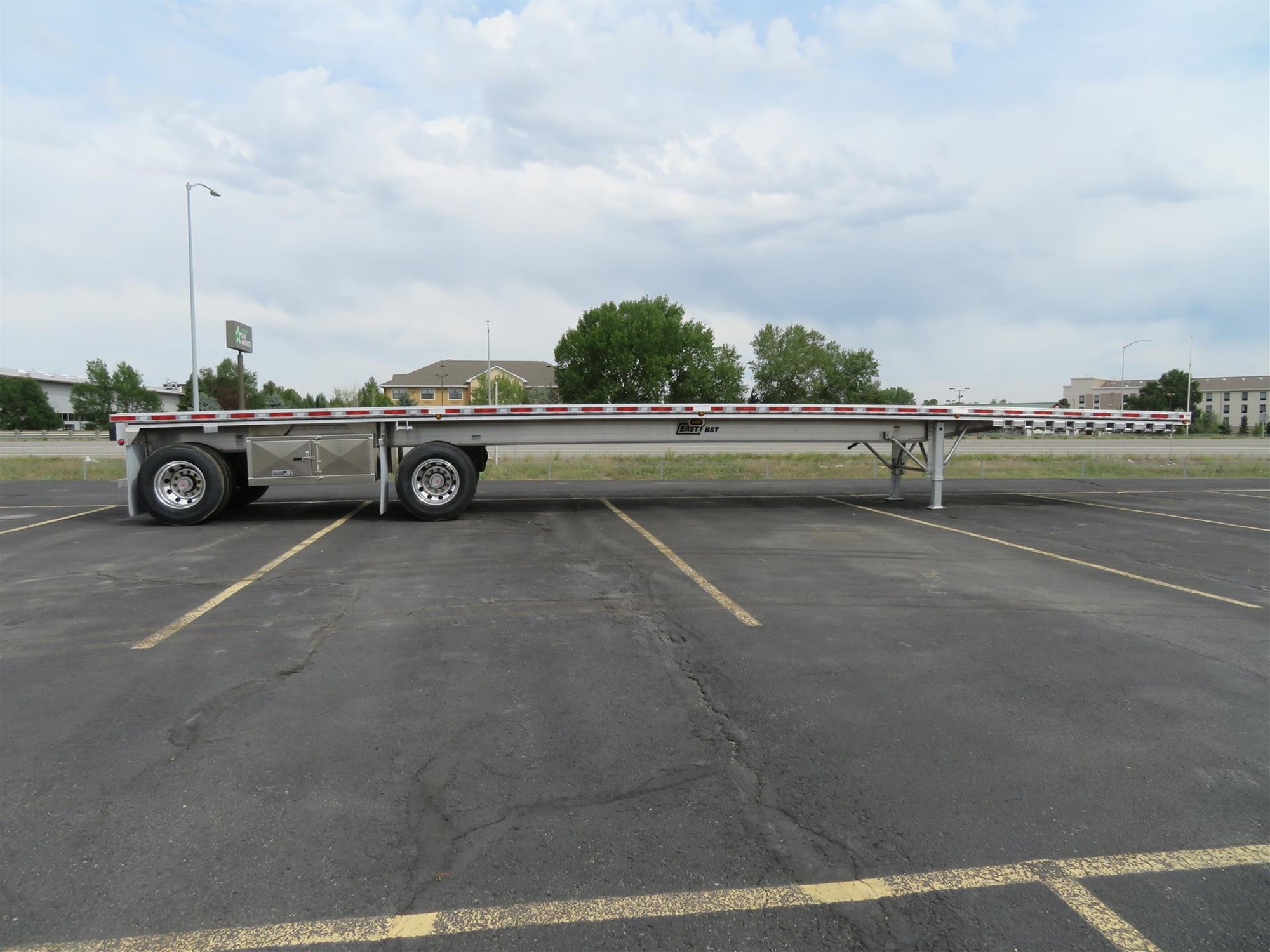 2027 EAST FLATBED 2027 EAST FLATBED - image 5 of 6