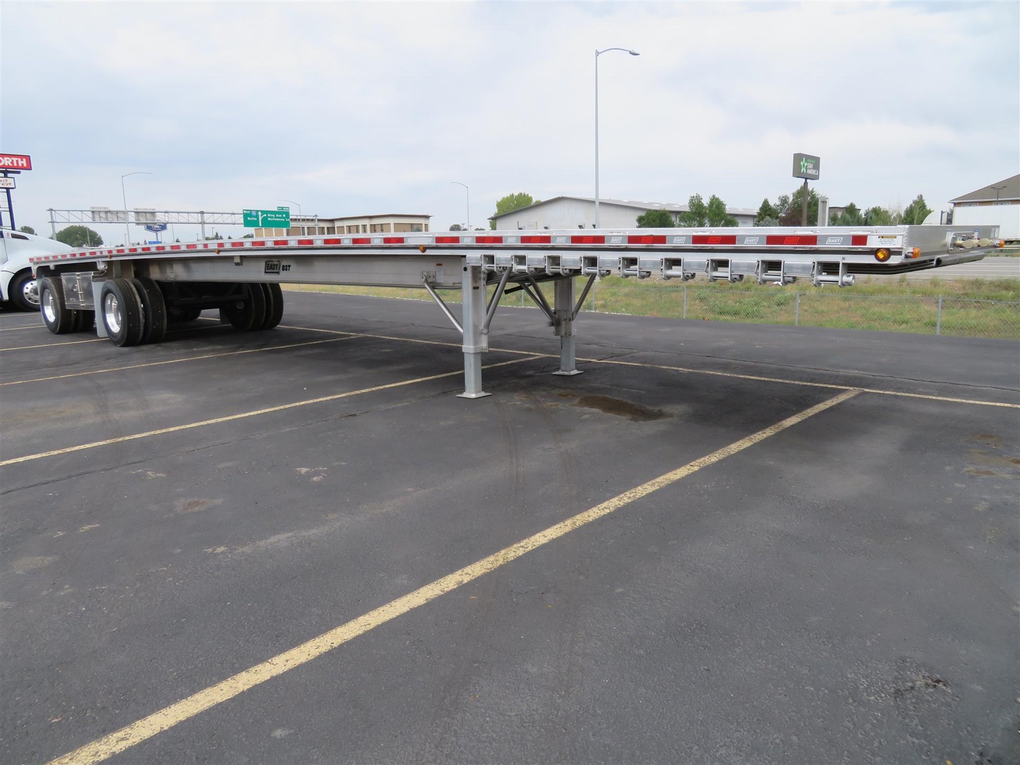 2027 EAST FLATBED 2027 EAST FLATBED - image 6 of 6