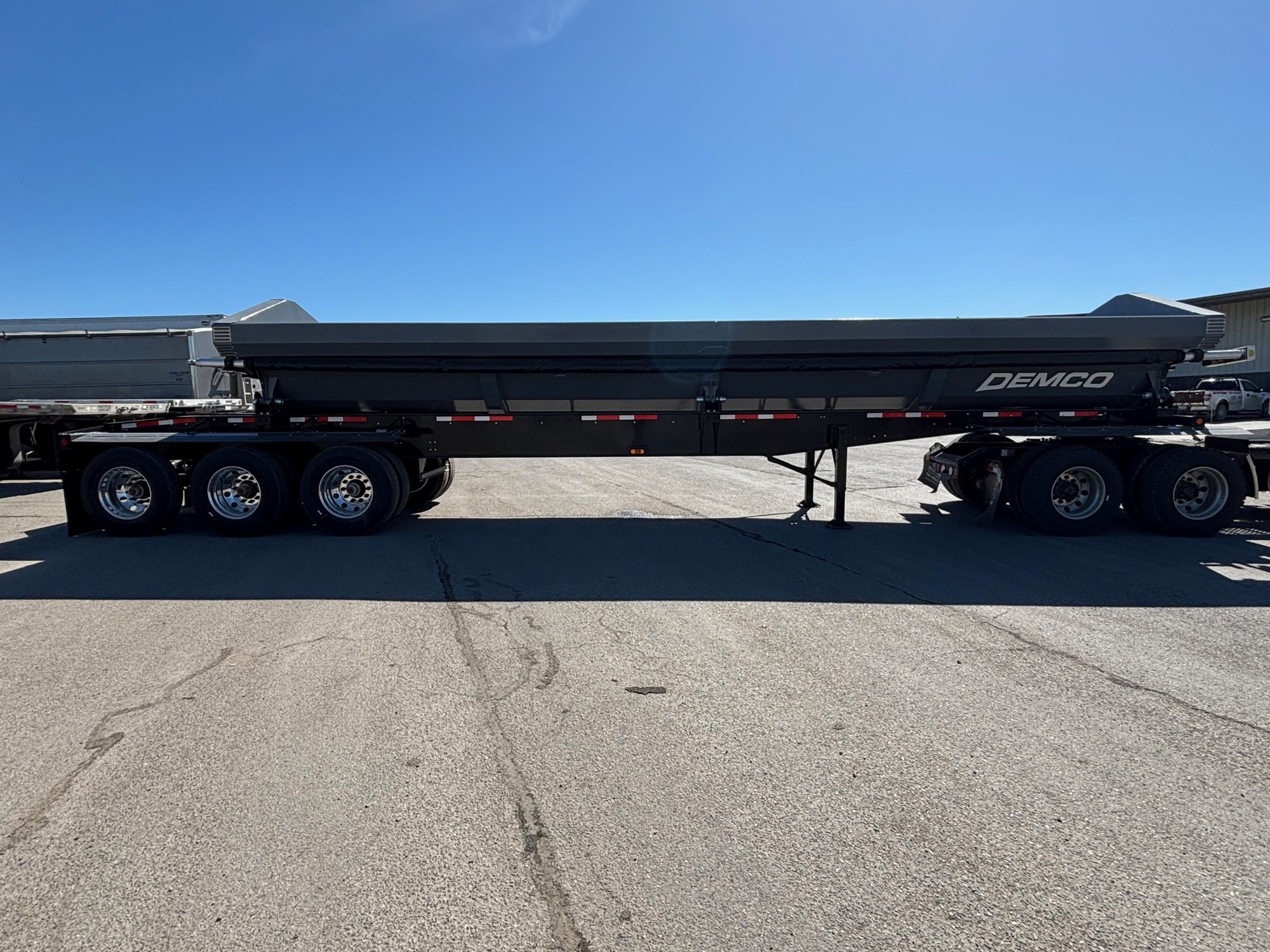 2027 Demco SIDE DUMP 2027 Demco SIDE DUMP - image 6 of 6