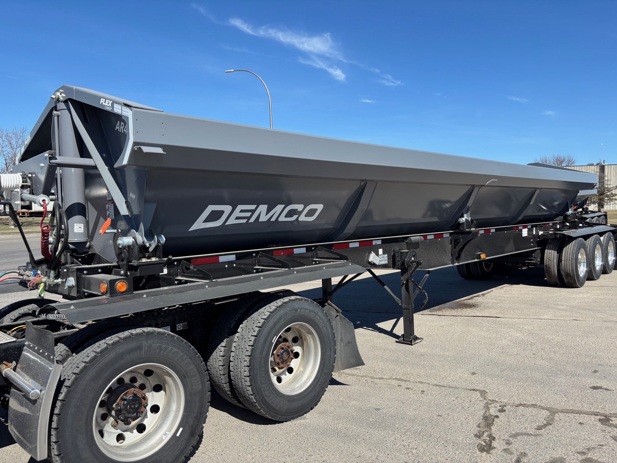 2027 Demco SIDE DUMP 2027 Demco SIDE DUMP - image 1 of 6