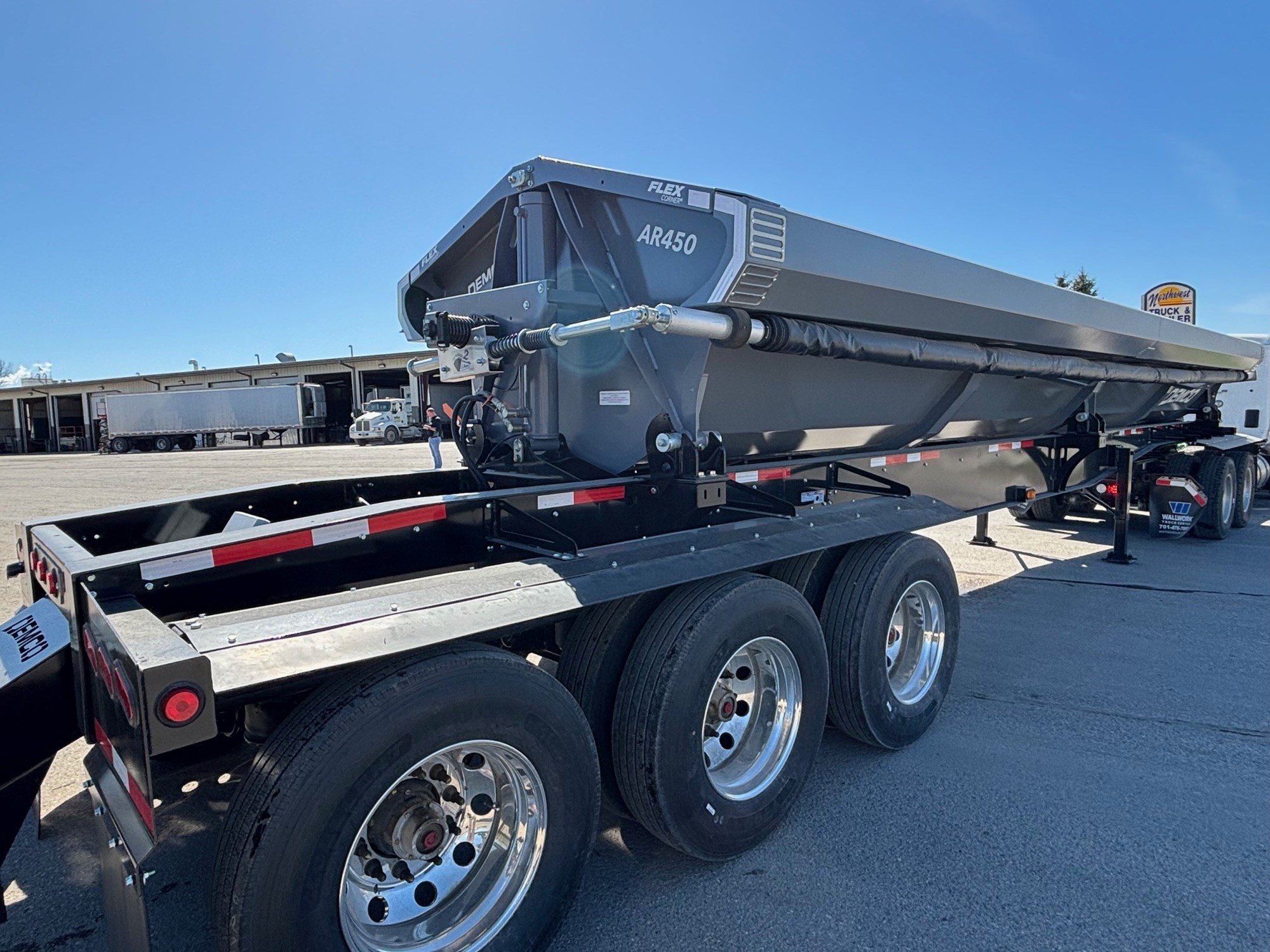 2027 Demco SIDE DUMP 2027 Demco SIDE DUMP - image 5 of 6